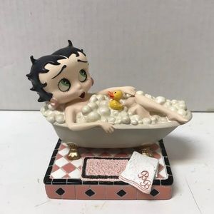 Betty Boop “Bathing Beauty” figurine
